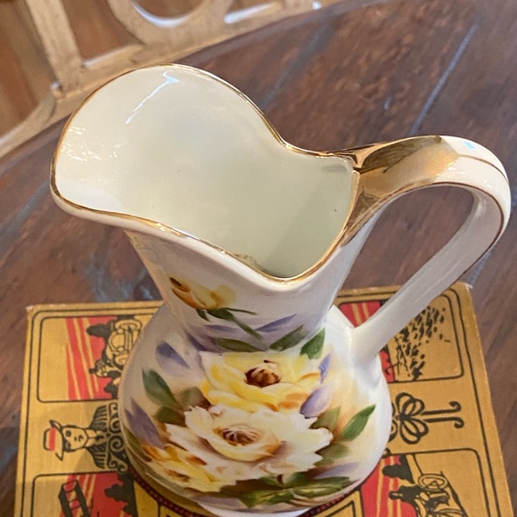 Kasuga Ware Vintage Vase Uher Pitcher Floral Gold Accents Porcelain Japan EUC - Picture 2 of 6
